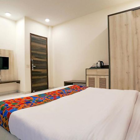 Fabhotel Ab Inn Huda City Center Gurgaon Buitenkant foto